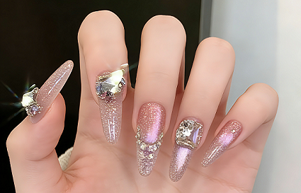 沈阳学美甲一般多少钱？统丽美甲就业班型要。。。