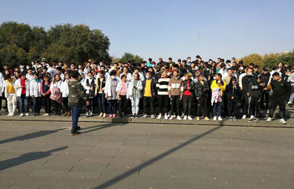 统丽秋季运动会，今天我们的心情像天气一样晴朗欢快！