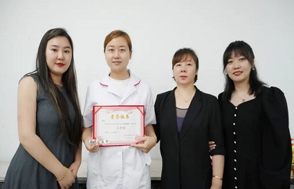 为悦己者容、为美甲心动