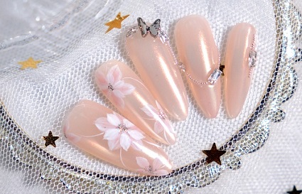 双层花卉美甲诉说夏日的故事 美甲全科班作品展示