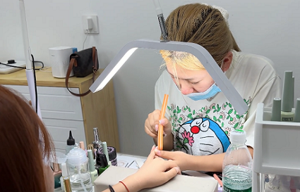 沈阳学美甲得多少钱？统丽学校这样说