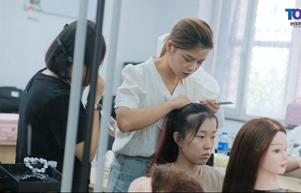 沈阳学化妆培训机构哪个好？看这几点