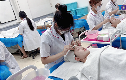 沈阳美容学校的收费标准！