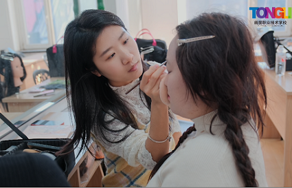 沈阳化妆培训机构解析提升妆容精致度的6个细节 