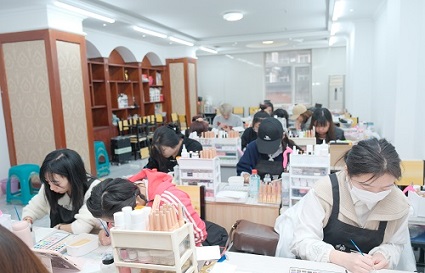 沈阳高级美甲培训班多少钱？