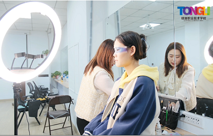 日常妆化妆培训班一般学多久