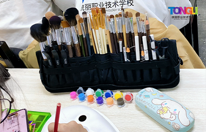 化妆职业学校需要学历吗 ？