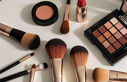 妆容失误如何快速补救_沈阳化妆学校