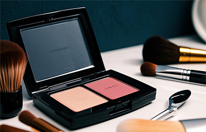 沈阳化妆学校：化妆的注意事项