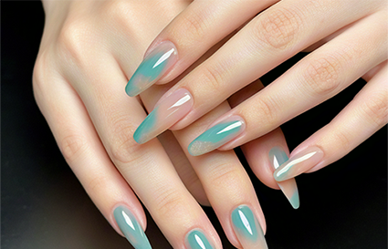 沈阳美甲学校：做美甲时要注意什么？