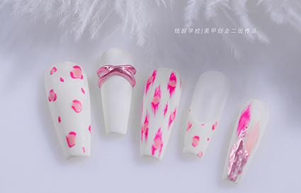 如何在沈阳美甲学校学好美甲
