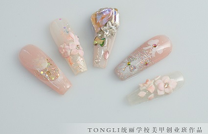 美甲学徒一般多久出师？