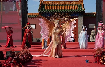 惊艳亮相！统丽化妆系多系列造型秀，演绎多元美学盛宴