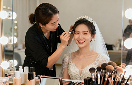 不用愁就业！沈阳化妆学校带你解锁化妆师高薪赛道