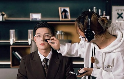 统丽沈阳化妆学校剧组实习篇：从课堂到片场 从旁观变为专业