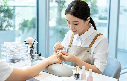 沈阳哪有正规美甲学校？比较好的美甲学校